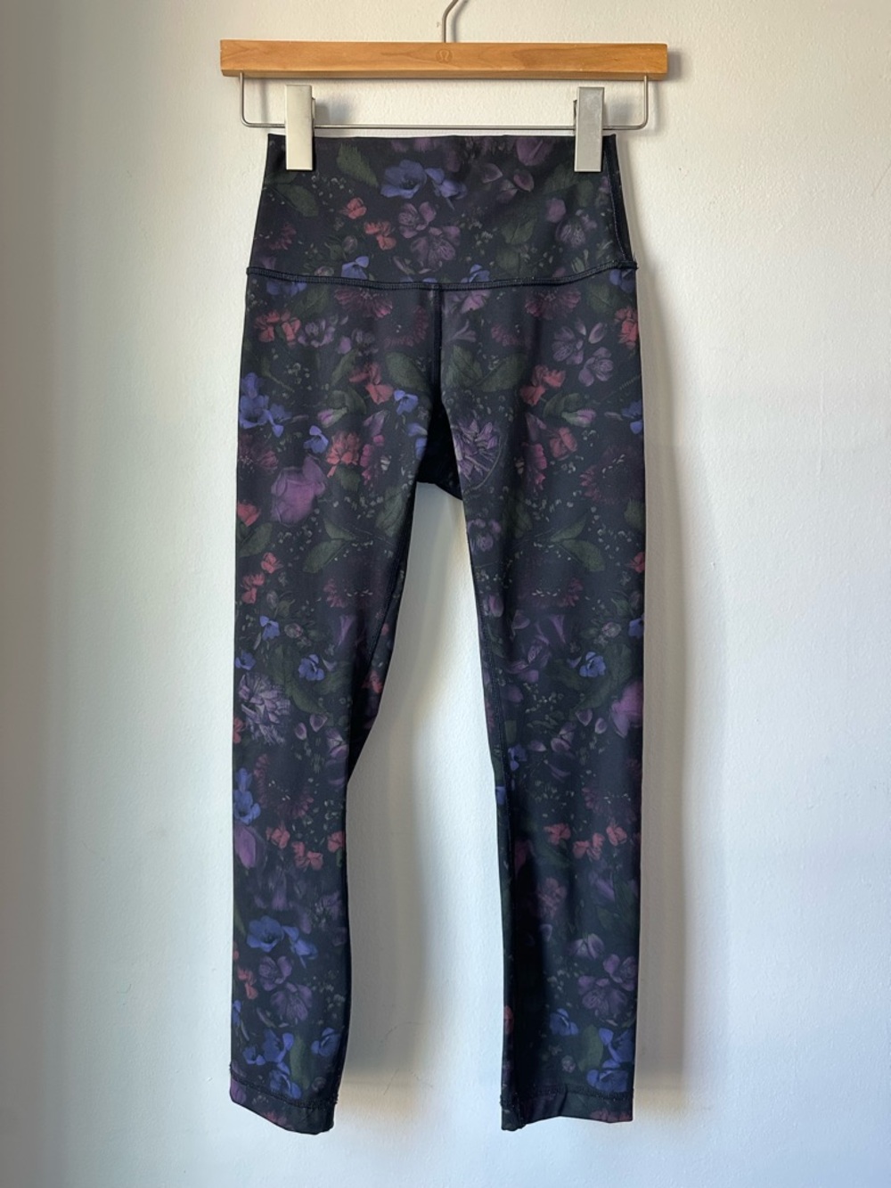 Lululemon Wunder Under High-Rise *Luxtreme 25" Dark Floral Size 4